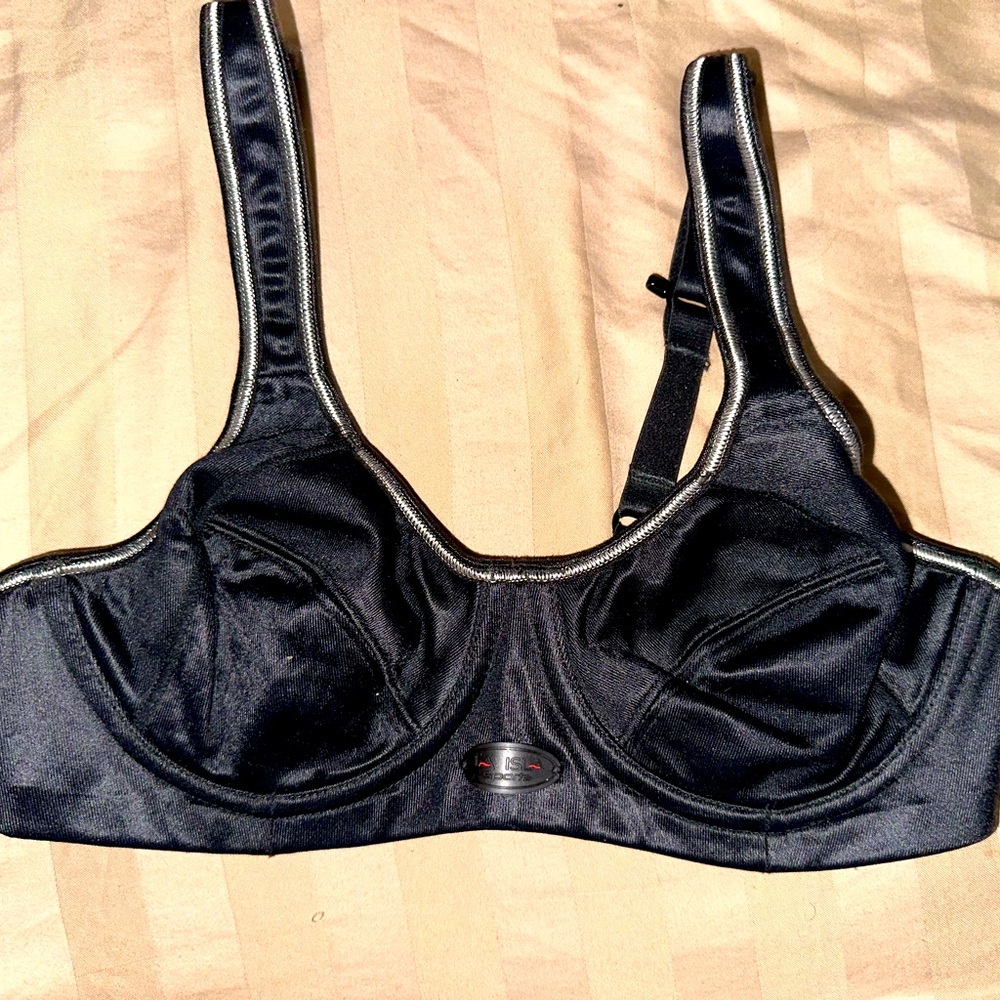 LA Isla Sports Bra 32B